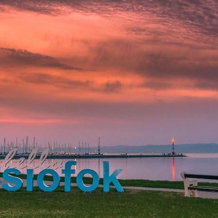 Riviéra Wellness Apartman Siófok Esterno foto