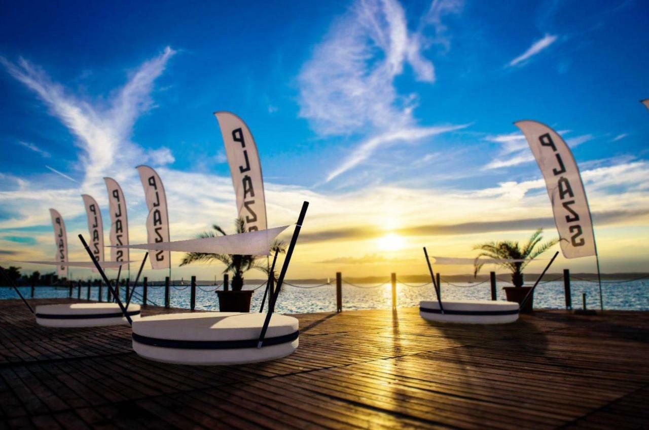 Riviéra Wellness Apartman Siófok Esterno foto