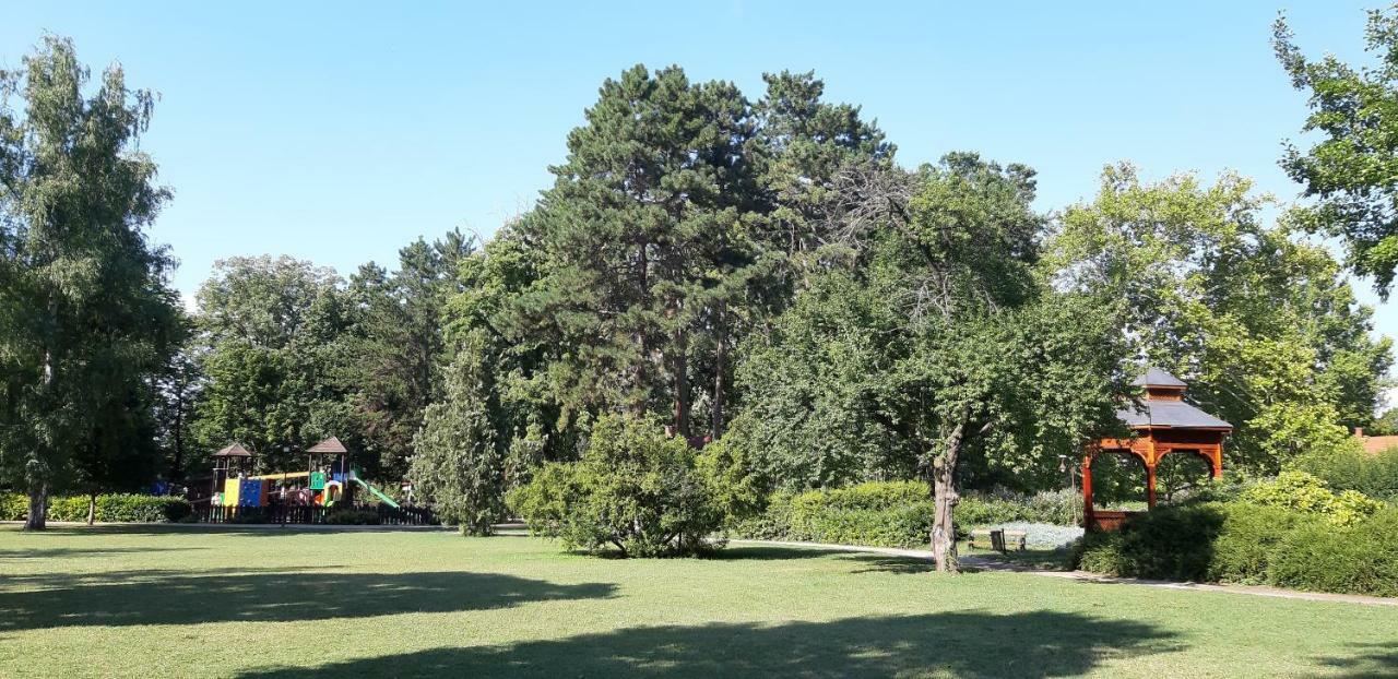 Riviéra Wellness Apartman Siófok Esterno foto