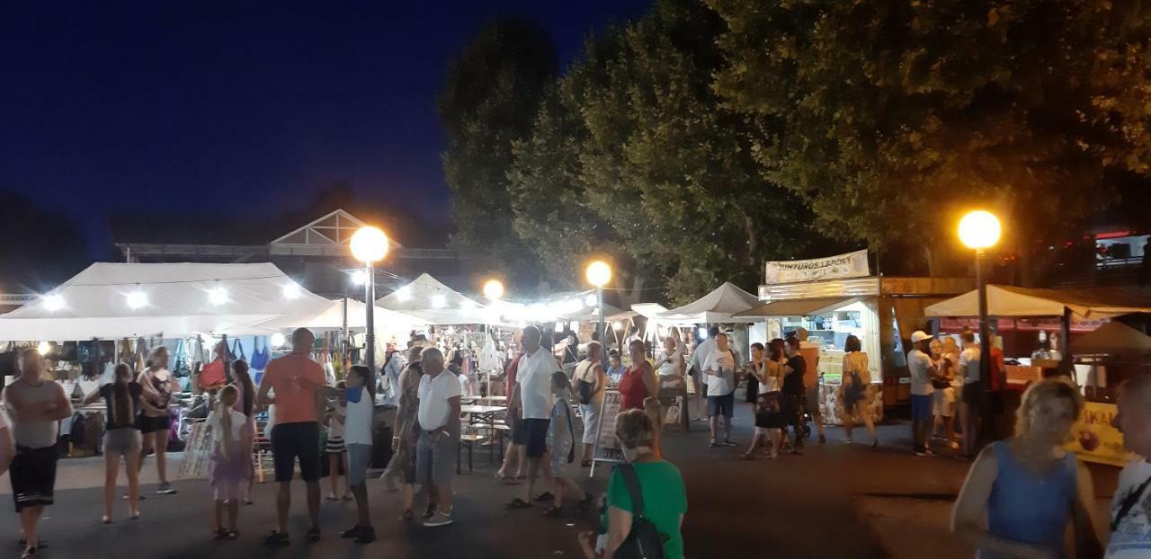 Riviéra Wellness Apartman Siófok Esterno foto