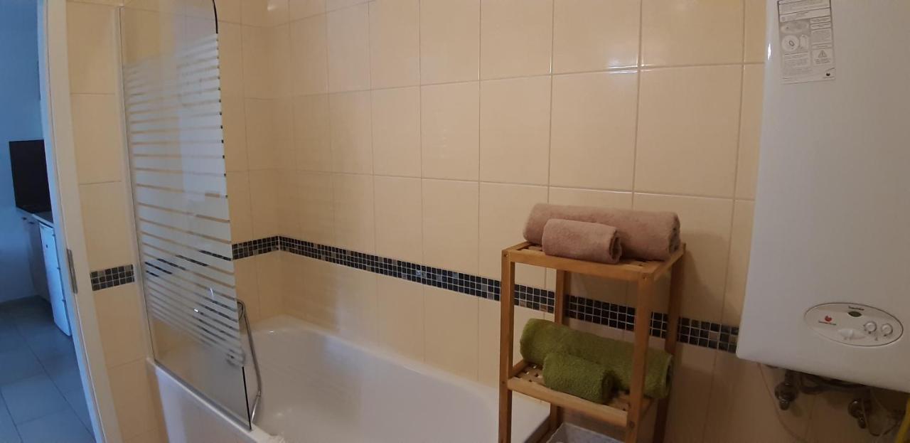 Riviéra Wellness Apartman Siófok Esterno foto